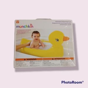 Inflatable duck tub